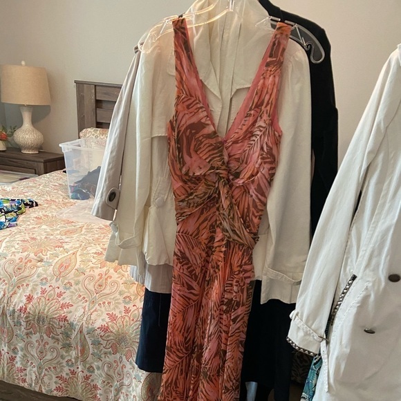 Muse size 8 long dress- zips up - Picture 2 of 12